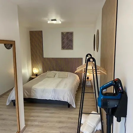 Double Centre